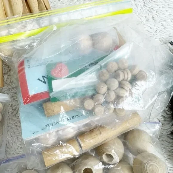 Vintage Lot of Wooden Clothespins, Knobs, Pulls, Handles Craft Project 80s 90s - Picture 11 of 11